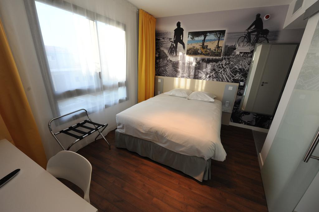 Hotel Lr La Rochelle La Rochelle  Exterior photo
